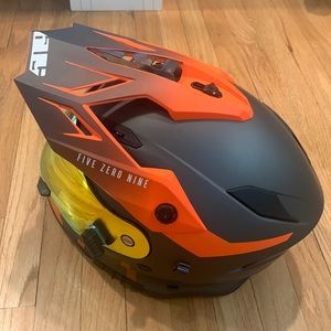 Snowmobile helmet 509 Delta 3